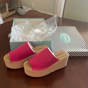 Soda Hot pink espadrille platforms NEVER WORN